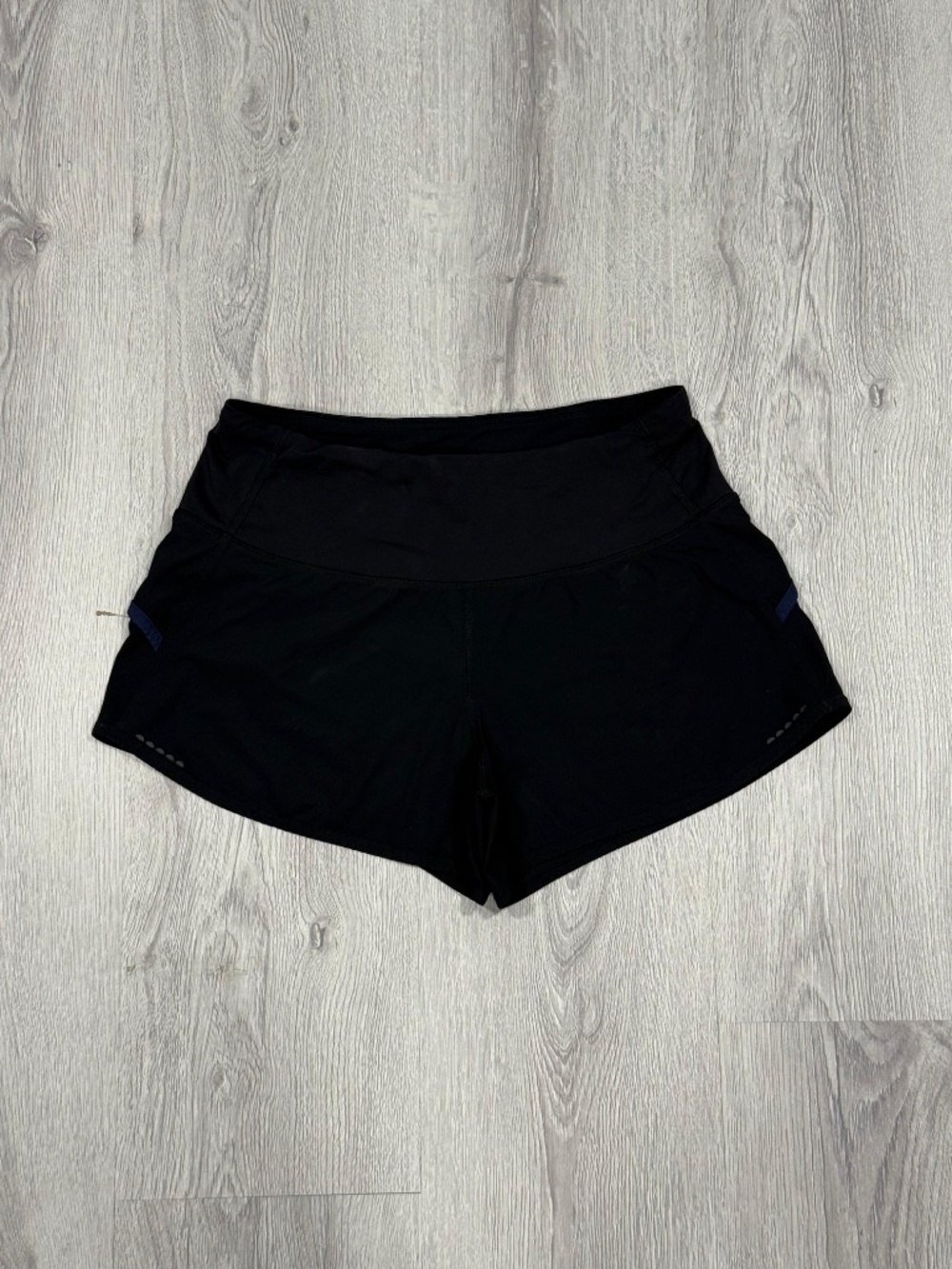 Lululemon Speed Up Running Shorts - Size 4 - Black with Contrast Trim. - Picture 3 of 8